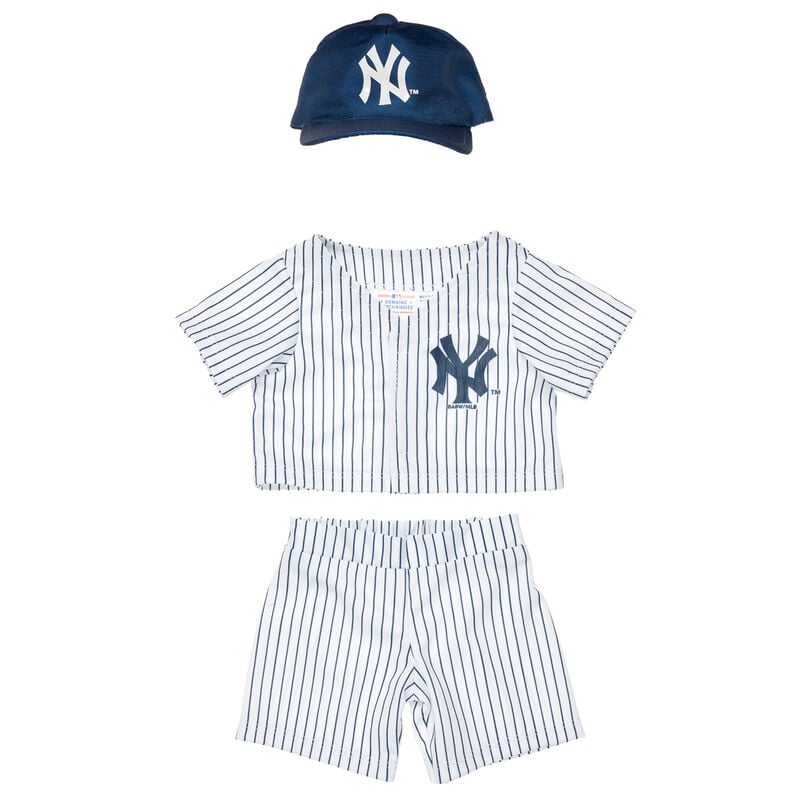 The New York Yankees need to change road uniforms, or at least add an  alternate