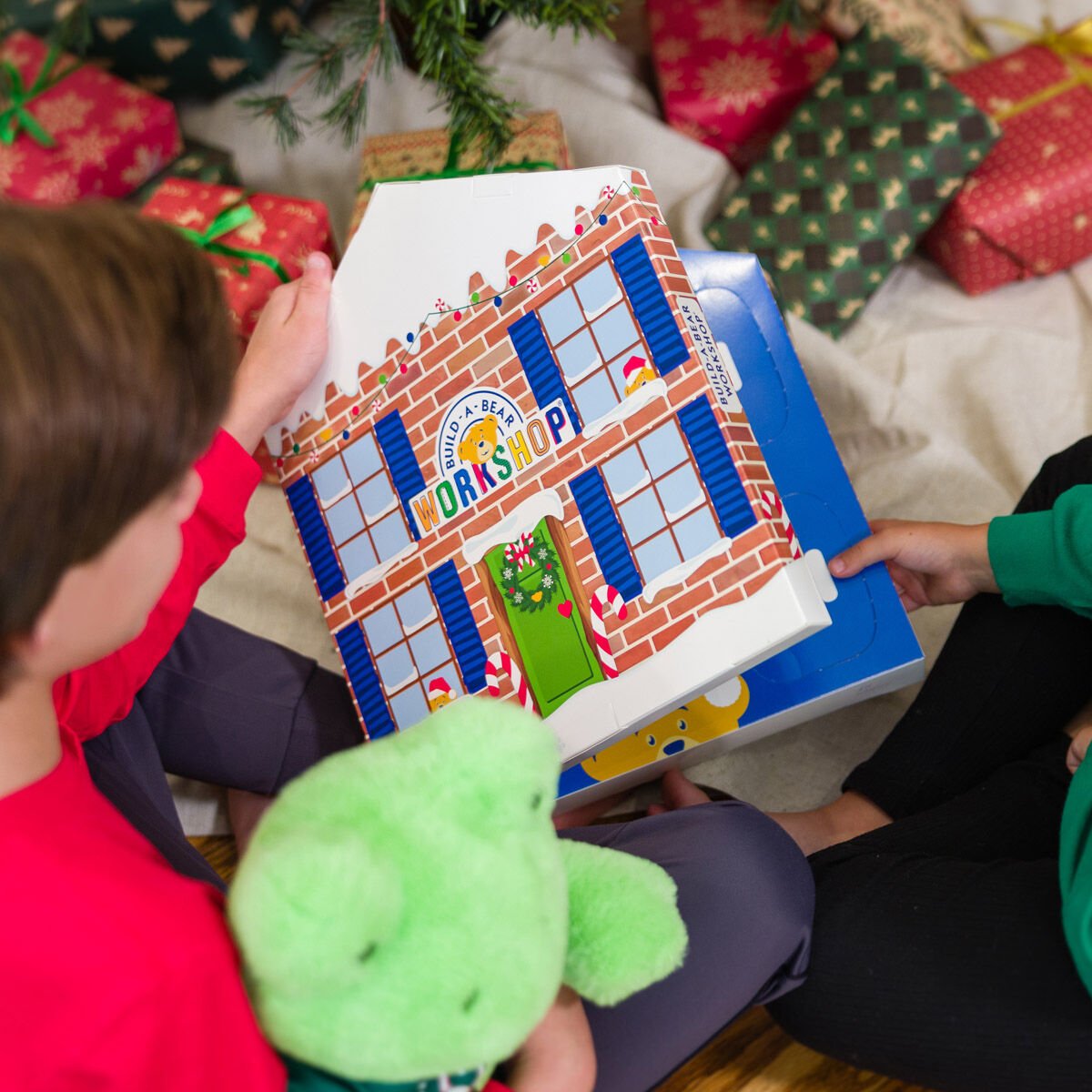 2024 Advent Calendar - 25 Pieces Included